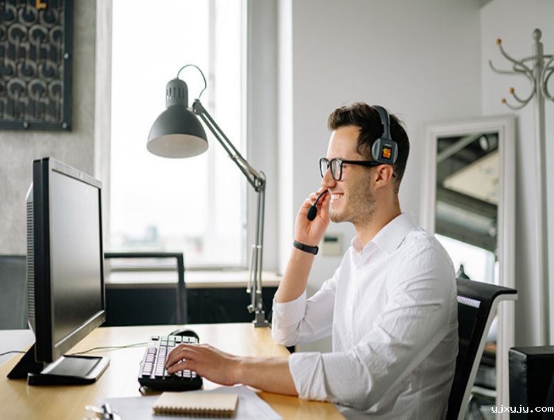 一个客服系统多少钱