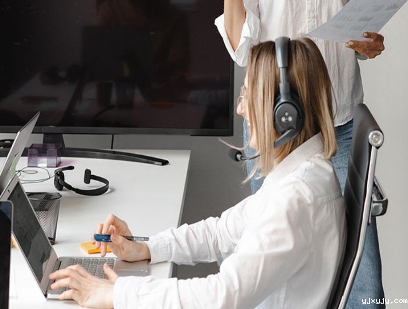 400电话客服中心电话高效智能去完成，实现营销变现