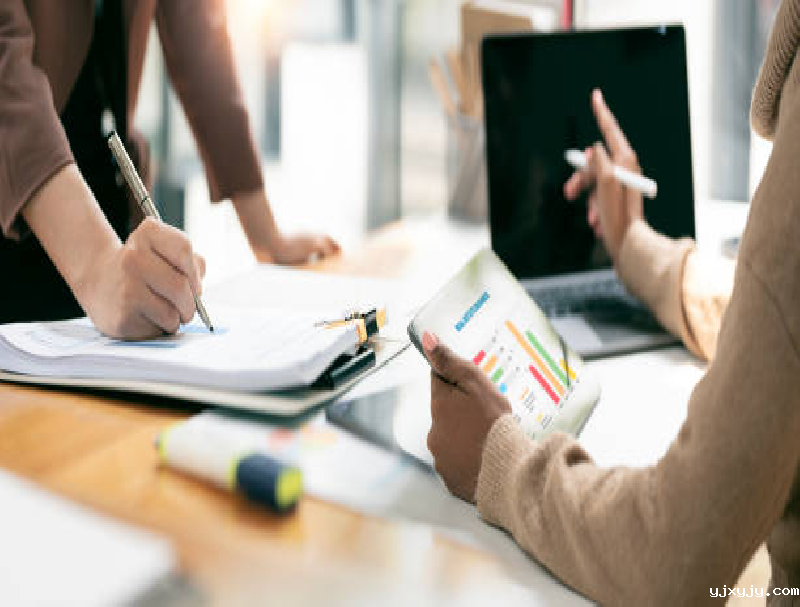 呼叫中心系统搭建费用的支付方式和周期如何确定？