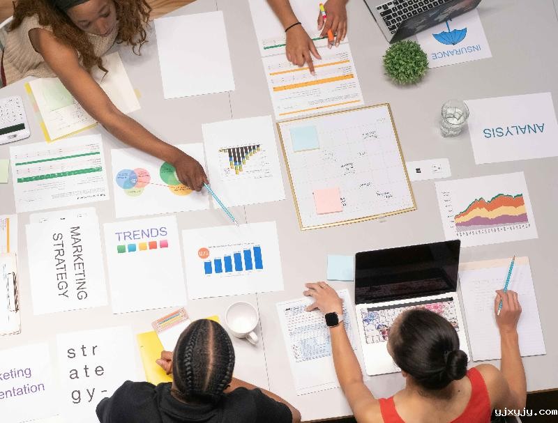 电话通讯系统怎么选？2025 年企业适配性与扩展性对比